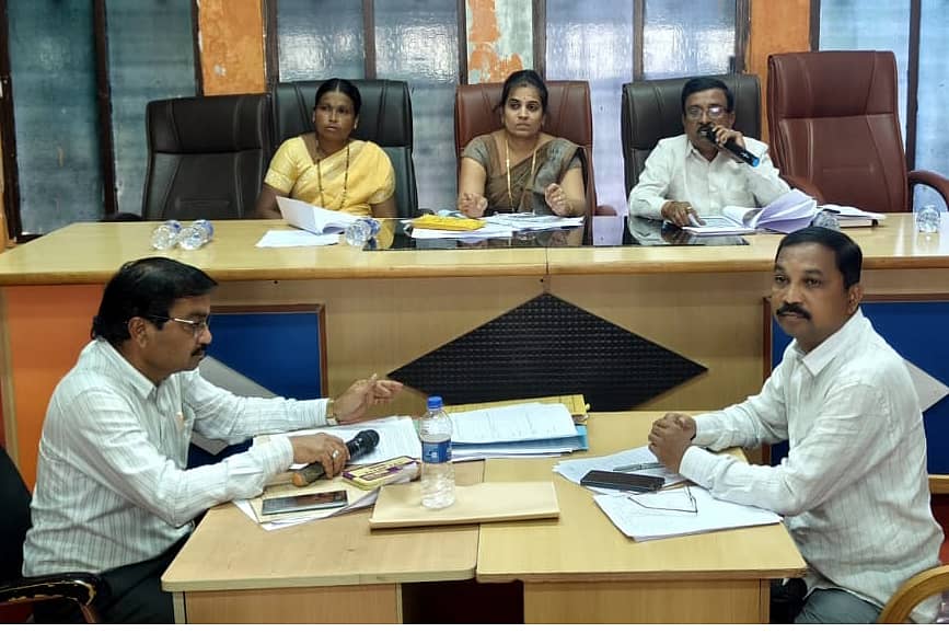 ರಬಕವಿ ಬನಹಟ್ಟಿ ನಗರಸಭೆಯ ಸಾಮಾನ್ಯ ಸಭೆಯಲ್ಲಿ ಪೌರಾಯುಕ್ತ ರಮೇಶ ಜಾಧವ ಮಾತನಾಡಿದರು 