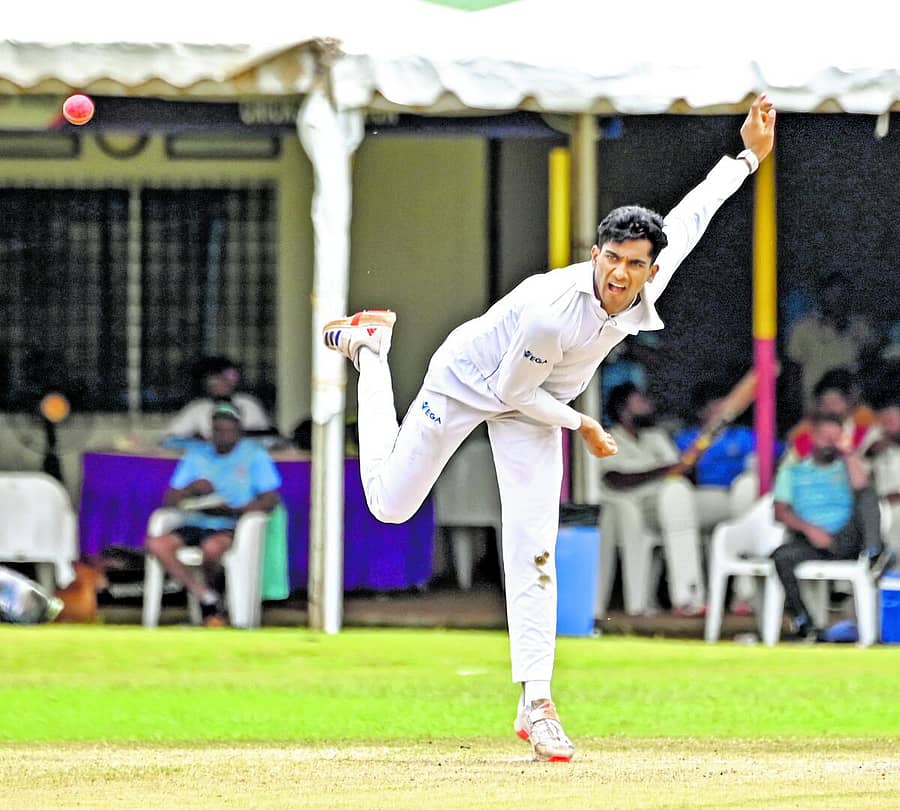 <div class="paragraphs"><p>ಮೊಹಸಿನ್ ಖಾನ್ ಬೌಲಿಂಗ್ ವೈಖರಿ</p><p></p></div>