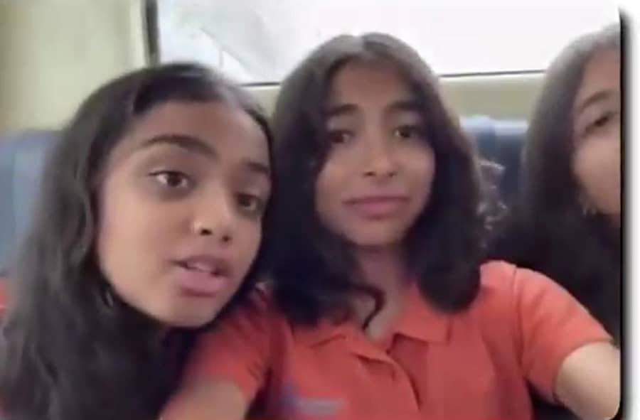 <div class="paragraphs"><p>ಬೆಂಗಳೂರು ರಸ್ತೆಗಳ ದುಸ್ಥಿತಿ ಬಗ್ಗೆ ಬಾಲಕಿಯರ Video: ಡಿಕೆಶಿ ಮೇಲೆ BJP ಕಿಡಿ</p></div>