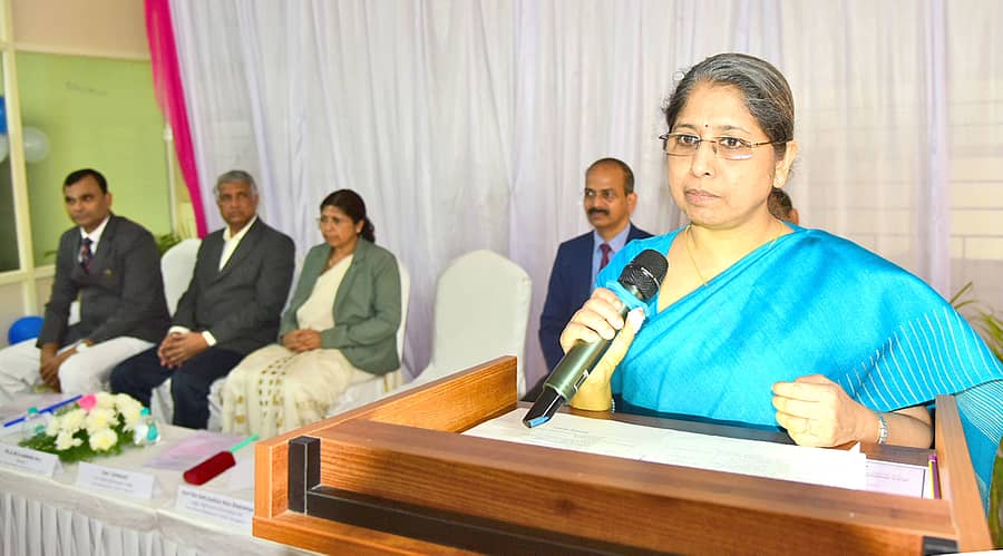 ಮೈಸೂರಿನ ಜಿಲ್ಲಾ ಸೈನಿಕ್ ಭವನದಲ್ಲಿ ‘ಉಚಿತ ಕಾನೂನು ನೆರವು ಕೇಂದ್ರ’ ಉದ್ಘಾಟನಾ ಕಾರ್ಯಕ್ರಮದಲ್ಲಿ ಹೈಕೋರ್ಟ್ ನ್ಯಾಯಮೂರ್ತಿ ಅನು ಶಿವರಾಮನ್ ಮಾತನಾಡಿದರು