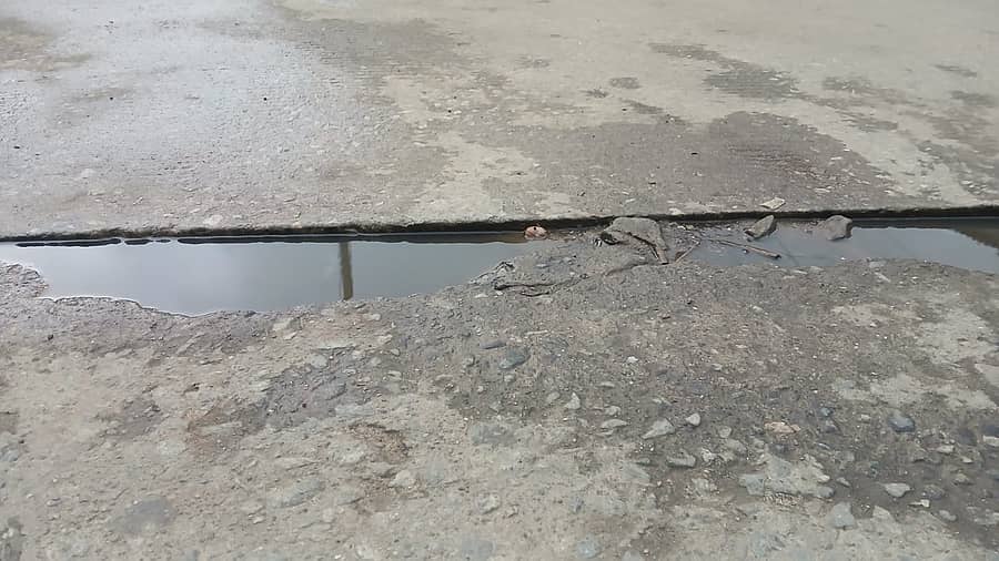 ಮಡಿಕೇರಿಯ ‌ಹೃದಯಭಾಗ ಇಂದಿರಾಗಾಂಧಿ ವೃತ್ತವೂ (ಚೌಕಿ) ಗುಂಡಿಗಳಿಂದ ಮುಕ್ತವಾಗಿಲ್ಲ