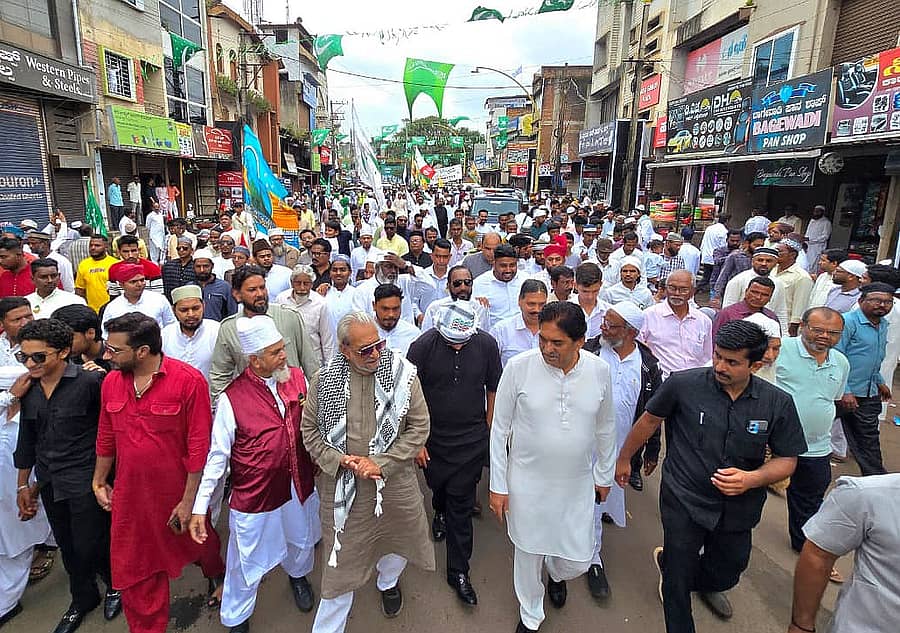 ಬೆಳಗಾವಿಯಲ್ಲಿ ಭಾನುವಾರ ಈದ್–ಮಿಲಾದ್ ಮೆರವಣಿಗೆ ಸಡಗರದಿಂದ ನಡೆಯಿತು.
–ಪ್ರಜಾವಾಣಿ ಚಿತ್ರ