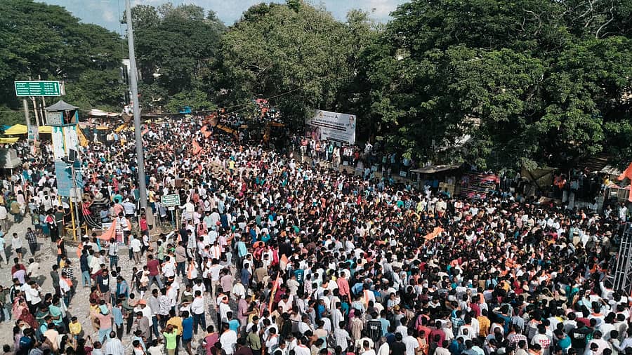 ನಗರದ ಗಾಂಧಿ ವೃತ್ತ