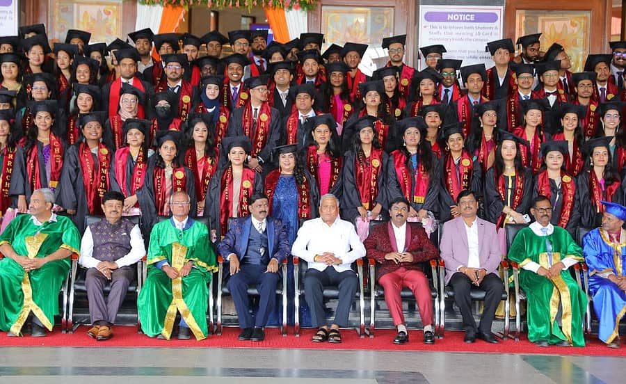 ಆರ್. ಆರ್. ಕಾಲೇಜಿನ ಘಟಿಕೋತ್ಸವದಲ್ಲಿ 400 ವಿದ್ಯಾರ್ಥಿಗಳಿಗೆ ಪದವಿ ಪ್ರದಾನ ಮಾಡಲಾಯಿತು