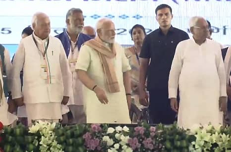 <div class="paragraphs"><p>ಬಿಹಾರದಲ್ಲಿ ಪ್ರಧಾನಿ ನರೇಂದ್ರ ಮೋದಿ ಅವರು ಹಲವು ಅಭಿವೃದ್ಧಿ ಯೋಜನೆಗಳಿಗೆ ಶಂಕುಸ್ಥಾಪನೆ ಮತ್ತು ಉದ್ಘಾಟನೆ ನೆರವೇರಿಸಿದ್ದಾರೆ.</p></div>