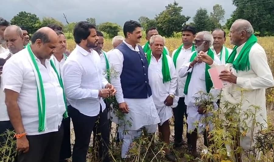 ಬೀದರ್ ತಾಲ್ಲೂಕಿನ ವಿವಿಧ ಗ್ರಾಮಗಳಿಗೆ ಜೆಡಿಎಸ್ ಯುವ ಘಟಕದ ರಾಜ್ಯಾಧ್ಯಕ್ಷ ನಿಖಿಲ್ ಕುಮಾರಸ್ವಾಮಿ ಭೇಟಿ ನೀಡಿ ಬೆಳೆ ಹಾನಿ ಪರಿಶೀಲಿಸಿದರು