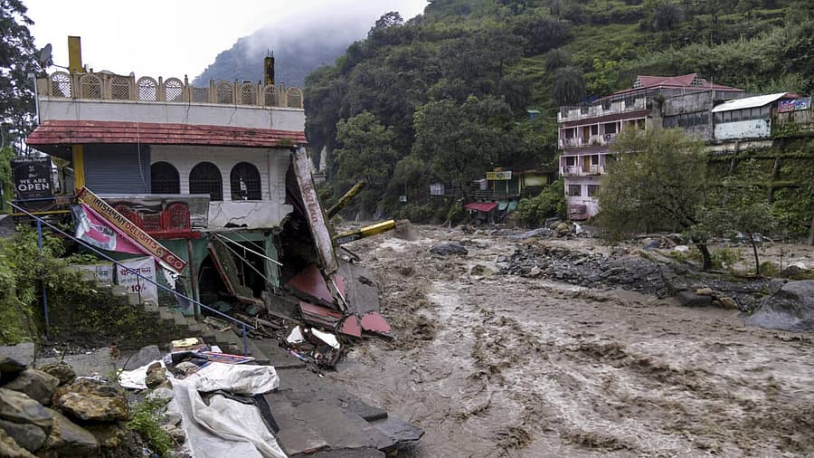 <div class="paragraphs"><p>ಉತ್ತರಾಖಂಡದ ಹಲವೆಡೆ ಭೀಕರ ಮೇಘಸ್ಫೋಟ&nbsp;ಸಂಭವಿಸಿದೆ</p></div>