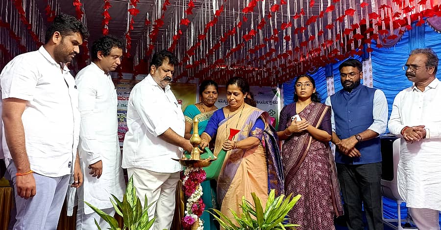 ಕುಮಟಾದಲ್ಲಿ ಮೀನುಗಾರಿಕೆ, ಬಂದರು ಹಾಗೂ ಜಿಲ್ಲಾ ಉಸ್ತುವಾರಿ ಸಚಿವ ಮಂಕಾಳ ವೈದ್ಯ ಇಂದಿರಾ ಕ್ಯಾಂಟೀನ್ ಉದ್ಘಾಟಿಸಿದರು