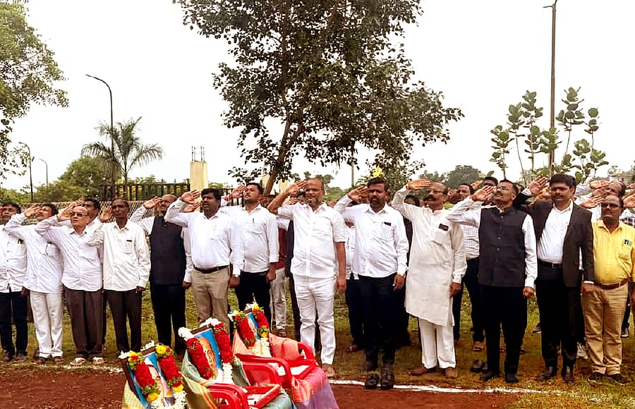 ಬಸವಕಲ್ಯಾಣದಲ್ಲಿ ಬುಧವಾರ ತಾಲ್ಲೂಕು ಆಡಳಿತದಿಂದ ನಡೆದ ಕಲ್ಯಾಣ ಕರ್ನಾಟಕ ಉತ್ಸವ ದಿನಾಚರಣೆ ಕಾರ್ಯಕ್ರಮದಲ್ಲಿ ಶಾಸಕ ಶರಣು ಸಲಗರ ಪಾಲ್ಗೊಂಡಿದ್ದರು