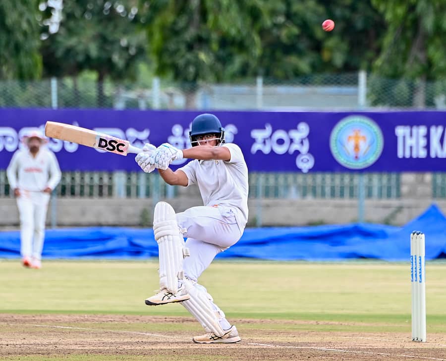 ಕೆಎಸ್‌ಸಿಎ ಕೋಲ್ಟ್ಸ್‌ ಪರ ಶತಕ ಸಿಡಿಸಿದ ಹರ್ಷಿಲ್ ಧರ್ಮಾನಿ (105 ರನ್) –ಪ್ರಜಾವಾಣಿ ಚಿತ್ರ/ಅನೂಪ್ ರಾಘ.ಟಿ.