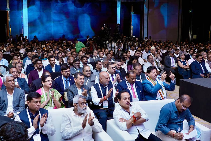 ಬೆಂಗಳೂರಿನಲ್ಲಿಗುರುವಾರ ಆರಂಭವಾದ ಹೋಟೆಲ್ ಮತ್ತು ರೆಸ್ಟೋರೆಂಟ್ ಸಂಘಗಳ ಒಕ್ಕೂಟದ ಸಮಾವೇಶದಲ್ಲಿ ಪಾಲ್ಗೊಂಡಿದ್ದ ಉದ್ಯಮಿಗಳು