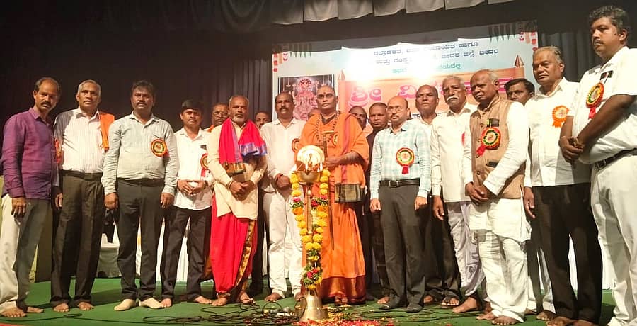 ಕಾರ್ಯಕ್ರಮವನ್ನು ಶ್ರೀನಿವಾಸ ಮಹಾರಾಜ, ಹೆಚ್ಚುವರಿ ಜಿಲ್ಲಾಧಿಕಾರಿ ಶಿವಾನಂದ ಕರಾಳೆ ಉದ್ಘಾಟಿಸಿದರು