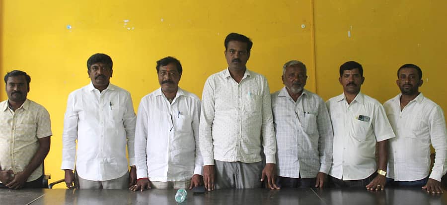 <div class="paragraphs"><p>​ದೊಡ್ಡಬಳ್ಳಾಪುರದಲ್ಲಿ ಗುರುವಾರ ನಡೆದ ಸುದ್ದಿಗೋಷ್ಠಿಯಲ್ಲಿ ರೈತ ಮುಖಂಡ ಆನಂದ್ ಮೂರ್ತಿ ಮಾತನಾಡಿದರು</p></div>