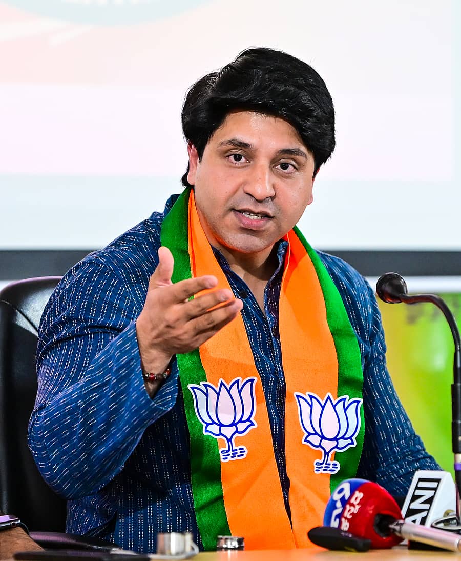 <div class="paragraphs"><p>ಶಹಜಾದ್ ಪೂನಾವಾಲ </p></div>