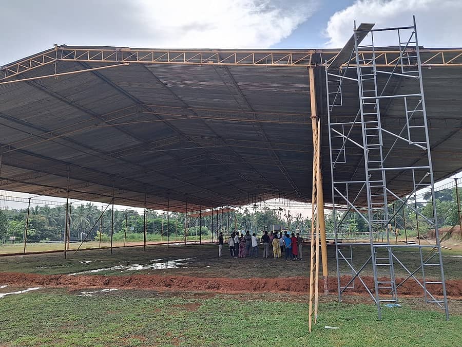 ಉಪ್ಪಿನಂಗಡಿ ಸಮೀಪದ ರಾಮಕುಂಜದಲ್ಲಿ ನಡೆಯುವ ವಿಭಾಗ ಮಟ್ಟದ ಕಬಡ್ಡಿ ಟೂರ್ನಿಯ ಸಿದ್ಧತೆ ನಡೆಯುತ್ತಿದೆ