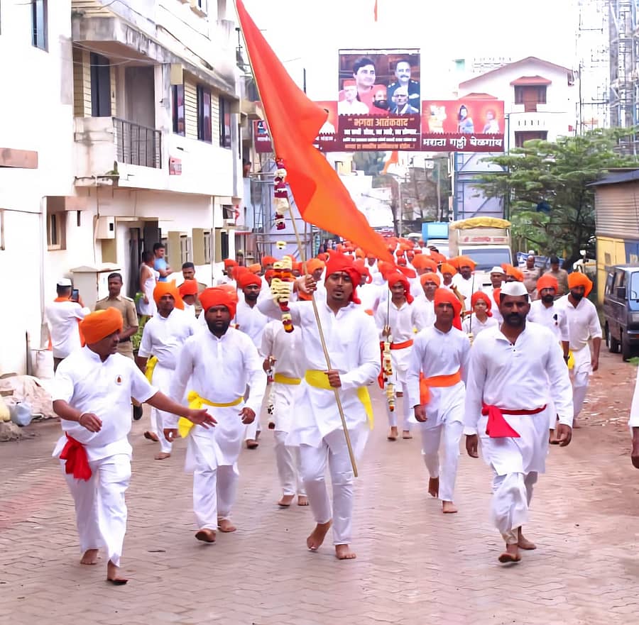 ಬೆಳಗಾವಿಯಲ್ಲಿ ಸೋಮವಾರ ನಡೆದ ದುರ್ಗಾಮಾತಾ ದೌಡ್ನಲ್ಲಿ ಜನರು ಉತ್ಸಾಹದಿಂದ ಹೆಜ್ಜೆಹಾಕಿದರು