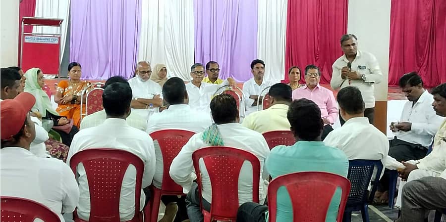 ಕರ್ನಾಟಕ ರಾಜ್ಯ ನದಾಫ, ಪಿಂಜಾರ ಸಂಘದ ಗದಗ ಜಿಲ್ಲಾ ಘಟಕದ ವತಿಯಿಂದ ಸಭೆ ನಡೆಯಿತು