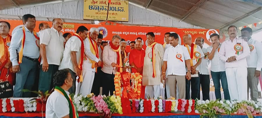 <div class="paragraphs"><p>ತುರುವೇಕೆರೆ ತಾಲ್ಲೂಕು ಮಟ್ಟದ 6ನೇ ಕನ್ನಡ ಸಾಹಿತ್ಯ ಸಮ್ಮೇಳನವನ್ನು ಚಿಂತಕ ಬರಗೂರು ರಾಮಚಂದ್ರಪ್ಪ ಉದ್ಘಾಟಿಸಿದರು</p></div>