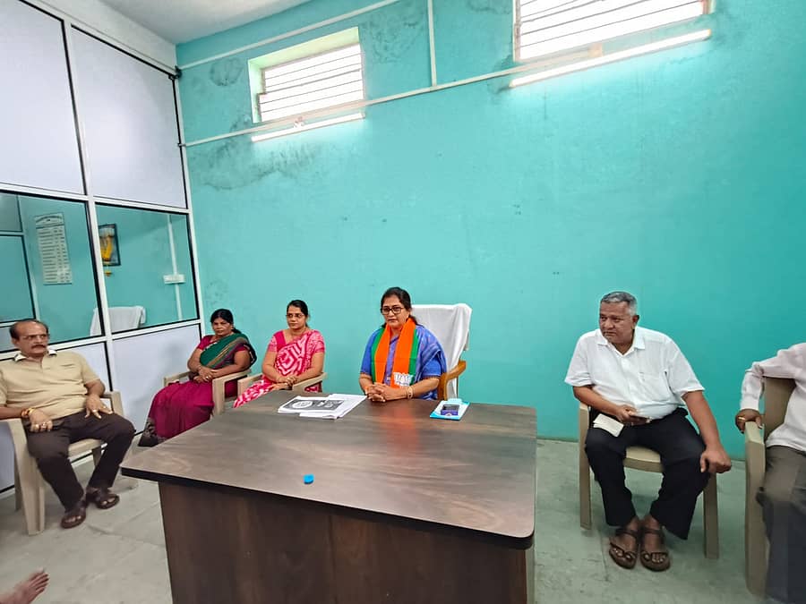 ನಿಪ್ಪಾಣಿಯಲ್ಲಿ ಜರುಗಿದ ಆನಂದೋತ್ಸವ ಸಭೆಯಲ್ಲಿ ಶಾಸಕಿ ಶಶಿಕಲಾ ಜೊಲ್ಲೆ ಮಾತನಾಡಿದರು