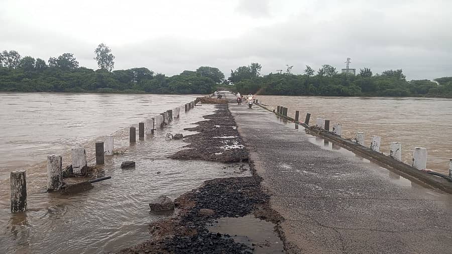 <div class="paragraphs"><p>ಕಾಗಿಣಾದಲ್ಲಿ ತಗ್ಗಿದ ಪ್ರವಾಹ</p></div>