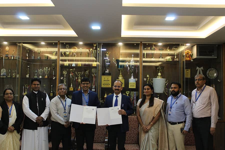 ಕಾನೂನು ಸೇವಾ ಪ್ರಾಧಿಕಾರ ಹಾಗೂ ನಗರದ ಕ್ರೈಸ್ಟ್ ಡೀಮ್ಡ್ ಟು ಬಿ ವಿಶ್ವವಿದ್ಯಾಲಯ‌ದ ಸ್ಕೂಲ್ ಆಫ್ ಲಾ ಜಂಟಿಯಾಗಿ ಆಯೋಜಿಸಿದ್ದ ಕಾರ್ಯಕ್ರಮದಲ್ಲಿ ಕಾನೂನು ಸೇವಾ ಕ್ಲಿನಿಕ್ ಒಪ್ಪಂದ ನವೀಕರಣ ಮಾಡಿಕೊಳ್ಳಲಾಯಿತು