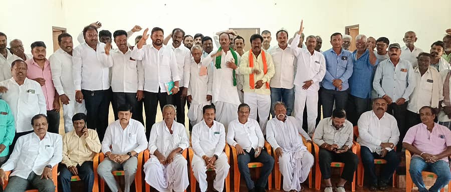 ಕುಂದಗೋಳ ಪಟ್ಟಣದ ಕಲ್ಯಾಣಪುರ ಬಸವಣ್ಣಜ್ಜನವರ ಸಭಾ ಮಂಟಪದಲ್ಲಿ ಪಂಚಮಸಾಲಿ ತಾಲ್ಲೂಕು ಸಮಿತಿ ಸಭೆ ನಡೆಯಿತು