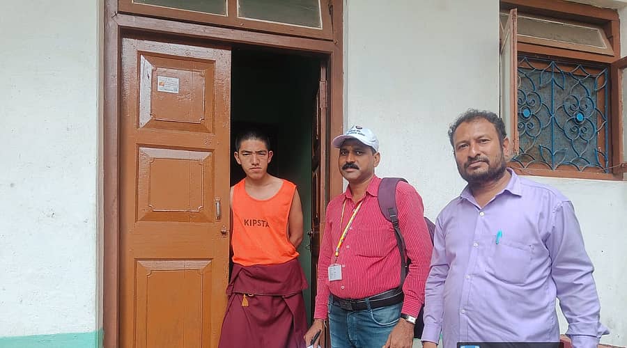 ಮುಂಡಗೋಡ ತಾಲ್ಲೂಕಿನ ಟಿಬೆಟಿಯನ್ ಕ್ಯಾಂಪ್ನಲ್ಲಿ ಸಮೀಕ್ಷೆ ಕಾರ್ಯದಲ್ಲಿ ತೊಡಗಿದ್ದ ಶಿಕ್ಷಕರು