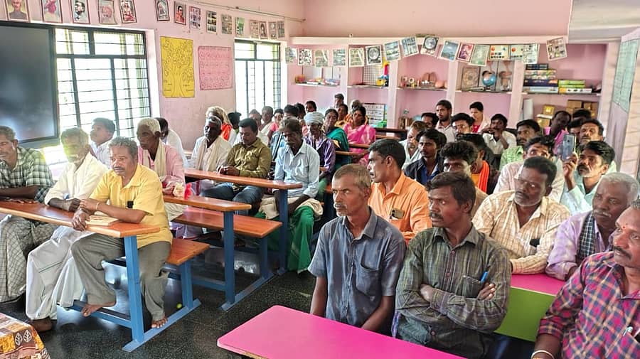 ಅರಣ್ಯಹಕ್ಕು ಕಾಯ್ದೆ 2006ರ ಅನುಷ್ಠಾನ ಕುರಿತು ಕಾರ್ಯಾಗಾರ ಜೀರಿಗೆಗದ್ದೆ ಗ್ರಾಮದ ಬುಡಕಟ್ಟು ಆಶ್ರಮಶಾಲೆಯಲ್ಲಿ ನಡೆಯಿತು