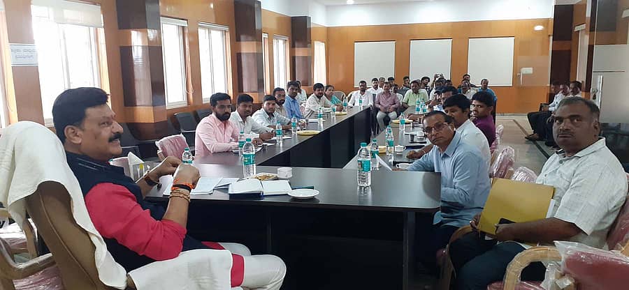 ಸಾಗರದಲ್ಲಿ ಶಾಸಕ ಗೋಪಾಲಕೃಷ್ಣ ಬೇಳೂರು ಗುರುವಾರ ಪ್ರಗತಿ ಪರಿಶೀಲನಾ ಸಭೆ ನಡೆಸಿದರು