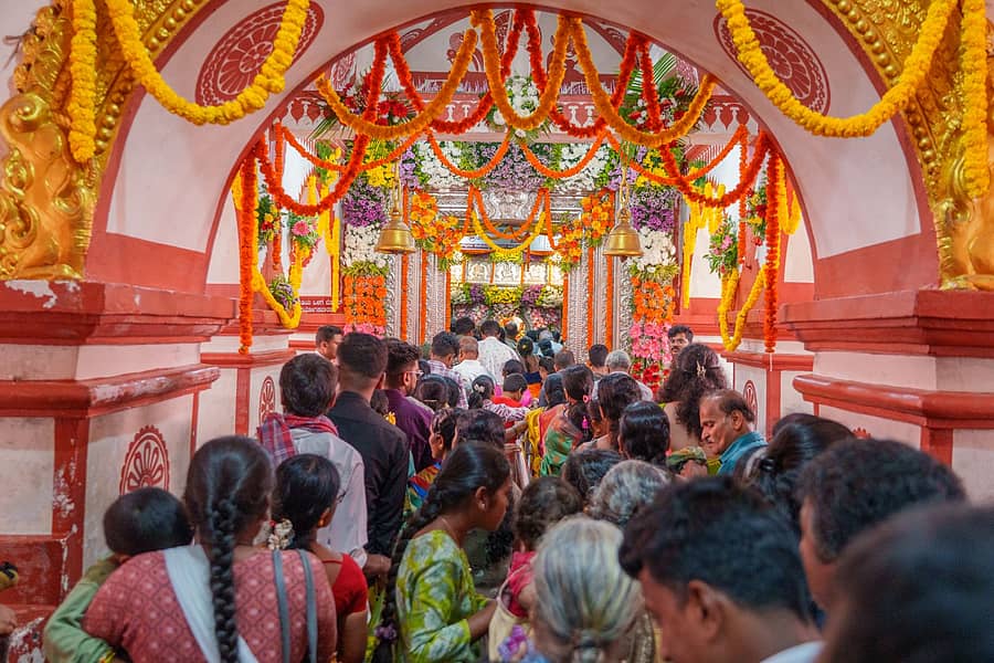 ಶರನ್ನವರಾತ್ರಿ ಅಂಗವಾಗಿ ಶಿರಸಿಯ ಮಾರಿಕಾಂಬಾ ದೇವಾಲಯದಲ್ಲಿ ಕಂಡ ಭಕ್ತರ ದಂಡು