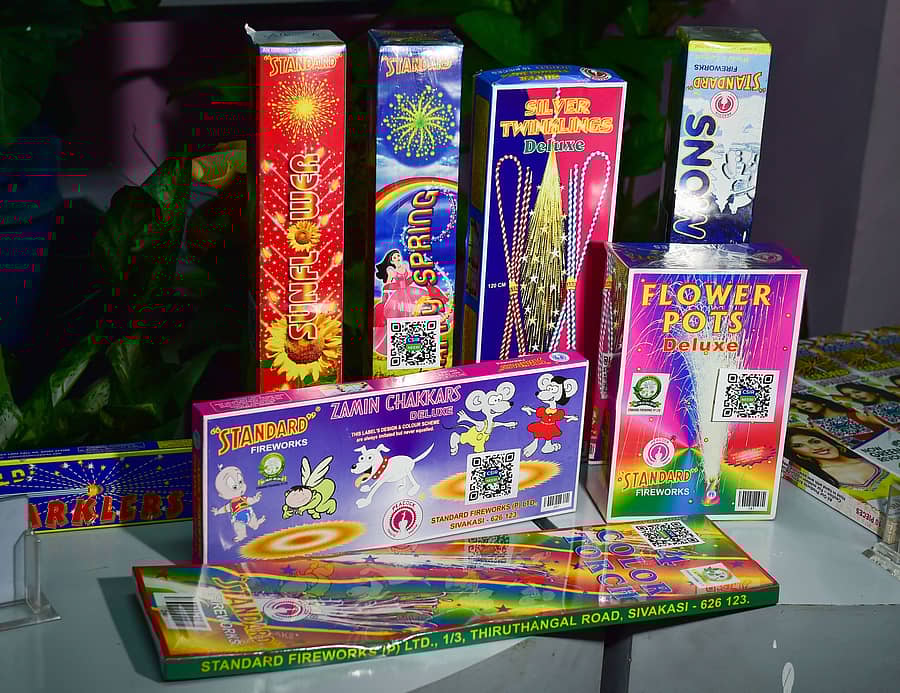 <div class="paragraphs"><p>ಸಿಎಸ್‌ಆರ್‌ಐ ಅಭಿವೃದ್ಧಿಪಡಿಸಿರುವ ಹಸಿರು ಪಟಾಕಿ </p></div>