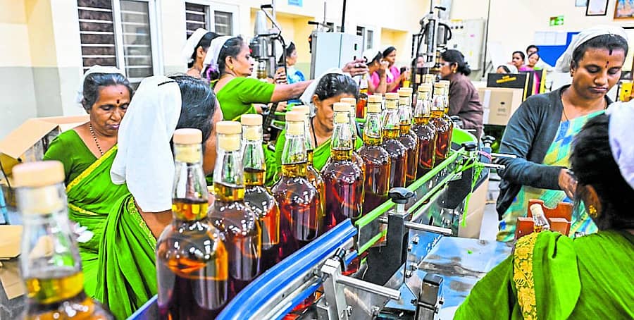 <div class="paragraphs"><p>ಬೆಂಗಳೂರಿನ ಮೈಸೂರು ರಸ್ತೆಯಲ್ಲಿ ಇರುವ ಅಮೃತ್ ಡಿಸ್ಟಿಲೆರೀಸ್ ಕಾರ್ಖಾನೆಯ ಬಾಟ್ಲಿಂಗ್ ಯೂನಿಟ್ನ ನೋಟ</p></div>