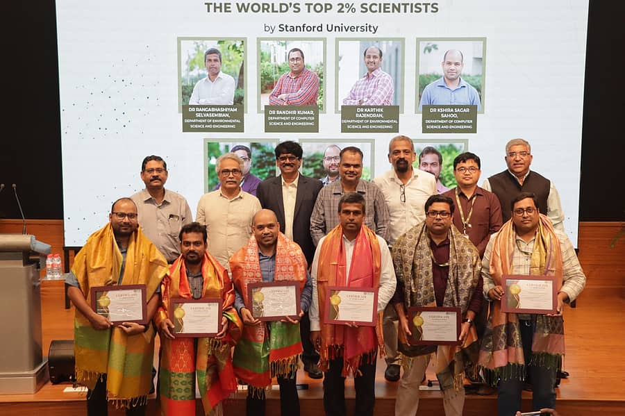 <div class="paragraphs"><p>ಕಾರ್ಯಕ್ರಮದಲ್ಲಿ ರಂಗಭಾಷಿಯಂ ಸೆಲ್ವಾಸೆಂಬಿಯನ್, ಕಾರ್ತಿಕ್ ರಾಜೇಂದ್ರನ್, ರಣಧೀರ್ ಕುಮಾರ್ ಹಾಗೂ ಕ್ಷೀರ ಸಾಗರ್ ಸಾಹೂ, ವಿನೋದ್ ಕುಮಾರ್ ಎಟಾಚೇರಿ, ಪ್ರಭುಜಿತ್ ಮೊಹಾಪಾತ್ರ ಮತ್ತು ಪಿಂಟು ಭುನಿಯಾ ಅವರನ್ನು ಅಭಿನಂದಿಸಲಾಯಿತು. </p></div>