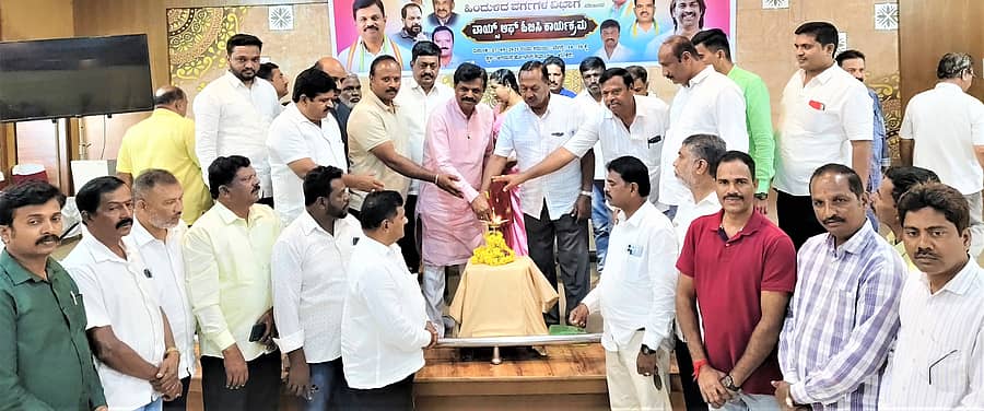 ತರೀಕೆರೆ ಪಟ್ಟಣದ ಅರಮನೆ ಹೋಟೆಲ್ ಸಭಾಂಗಣದಲ್ಲಿ ತರೀಕೆರೆ ಮತ್ತು ಅಜ್ಜಂಪುರ ಬ್ಲಾಕ್ ಕಾಂಗ್ರೆಸ್‍ನ ಹಿಂದುಳಿದ ವರ್ಗಗಳ ವಿಭಾಗದ ವತಿಯಿಂದ ವಾಯ್ಸ್‌ ಆಫ್ ಒಬಿಸಿ ಕಾರ್ಯಕ್ರಮ ನಡೆಯಿತು