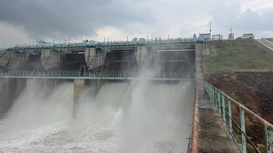 <div class="paragraphs"><p>ರಾಯಚೂರು ಜಿಲ್ಲೆಯ ಮಸ್ಕಿ ಹಿರೆ ಹಳ್ಳದ ಜಲಾಯಶದಿಂದ ನೀರು ಹೊರಗೆ ಬಿಡಲಾಗಿದೆ  </p><p></p></div>