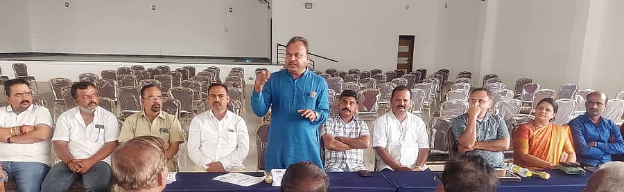 ಶಿಗ್ಗಾವಿ ಪಟ್ಟಣದ ಪಂಚಮಸಾಲಿ ಸಮಾಜದ ಸಭಾಭವನದಲ್ಲಿ ಭಾನುವಾರ ನಡೆದ ಪೂರ್ವಭಾವಿ ಸಭೆಯಲ್ಲಿ ಸಮಾಜದ ರಾಜ್ಯ ಘಟಕದ ಅಧ್ಯಕ್ಷ ಸೋಮನಗೌಡ ಎಂ. ಪಾಟೀಲ ಮಾತನಾಡಿದರು 