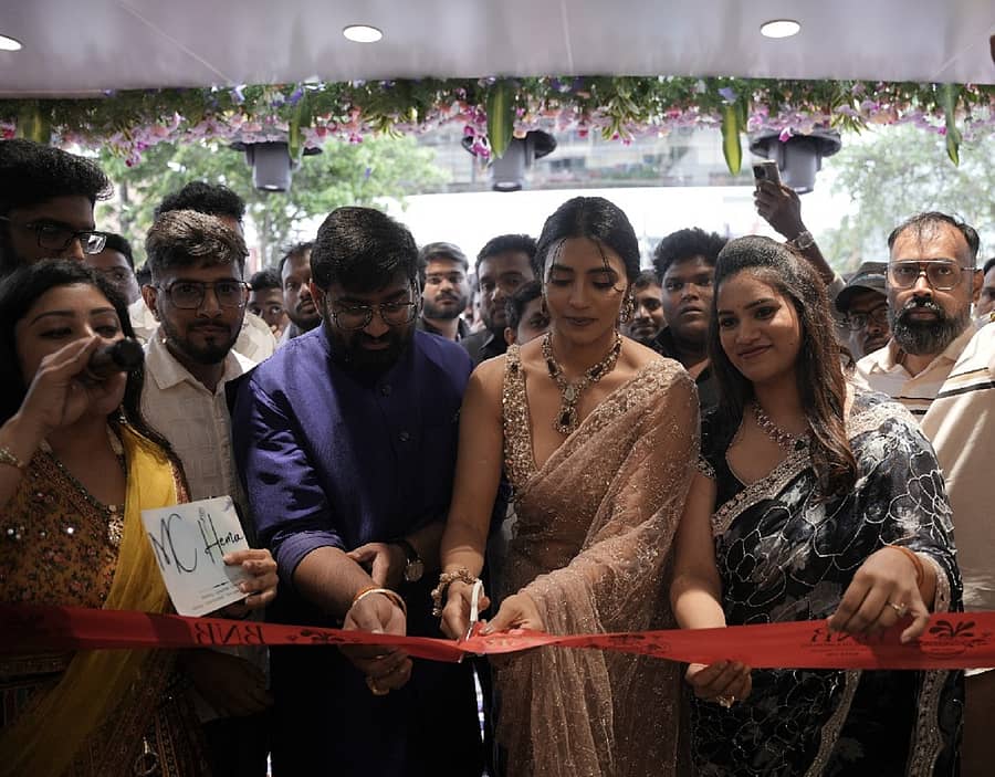 ಬಿಎನ್ಆರ್ ಗೋಲ್ಡ್ ಆ್ಯಂಡ್ ಡೈಮಂಡ್ಸ್ನ ನಾಲ್ಕನೇ ಶಾಖೆಯನ್ನು ಭಾನುವಾರ ಮಾರತ್ ಹಳ್ಳಿಯಲ್ಲಿ ಸಪ್ತಮಿ ಗೌಡ ಉದ್ಘಾಟಿಸಿದರು