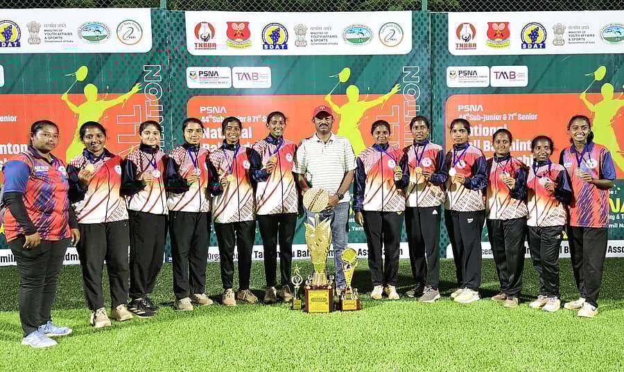 71ನೇ ರಾಷ್ಟ್ರೀಯ ಸೀನಿಯರ್ ಬಾಲ್ ಬ್ಯಾಡ್ಮಿಂಟನ್ ಚಾಂಪಿಯನ್ಷಿಪ್ನಲ್ಲಿ ರನ್ನರ್ಸ್ ಅಪ್ ಆದ ಕರ್ನಾಟಕ ಮಹಿಳೆಯರ ತಂಡ