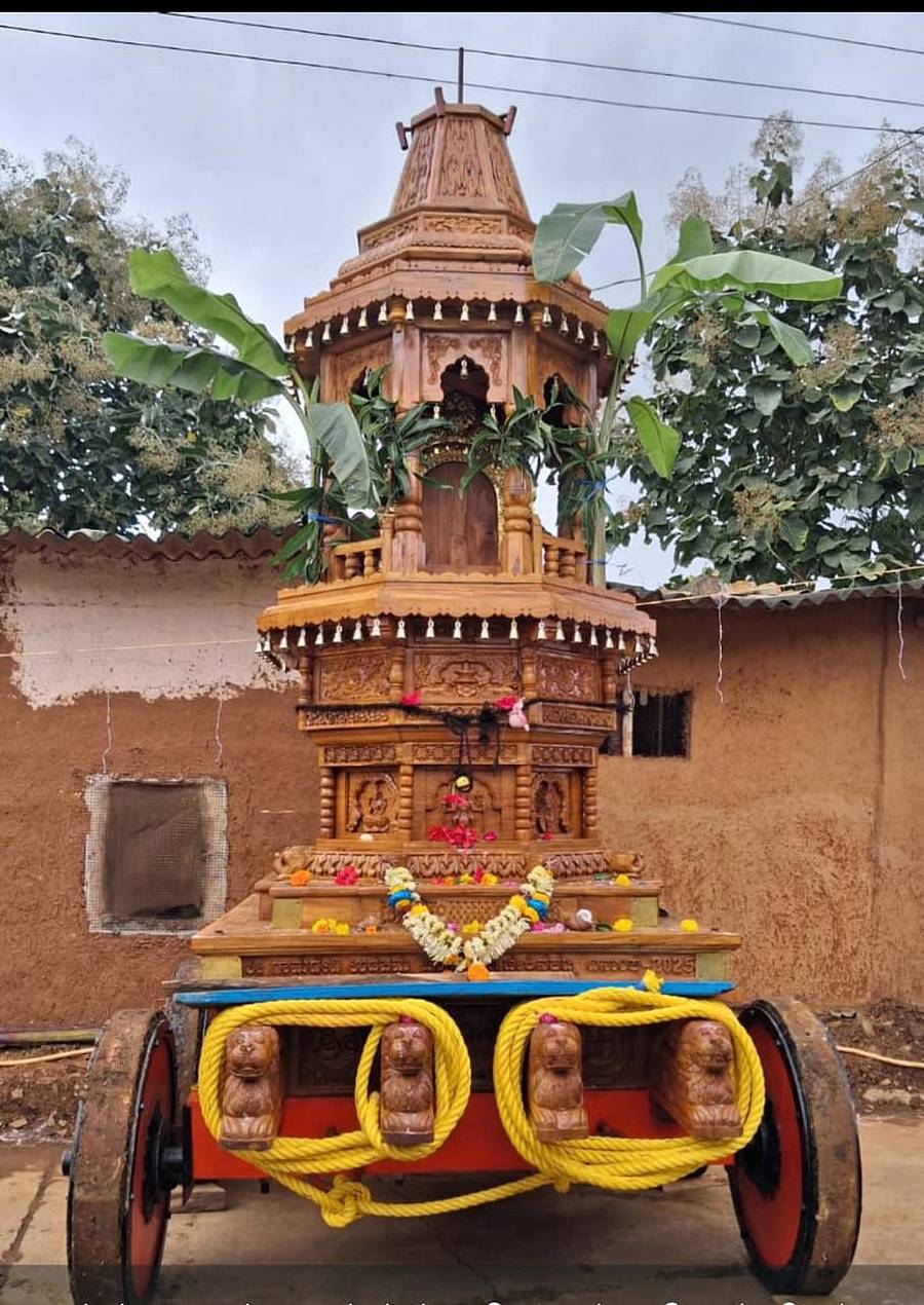 ಹಾವೇರಿ ಜಿಲ್ಲೆಯ ಸವಣೂರ ತಾಲ್ಲೂಕಿನ ಜೇಕಿನಕಟ್ಟಿ ಗ್ರಾಮದಲ್ಲಿ ಮಹಿಳೆಯರ ದೇಣಿಗೆಯಿಂದ ನಿರ್ಮಿಸಲಾದ ಉಡಚಮ್ಮದೇವಿಯ ರಥ