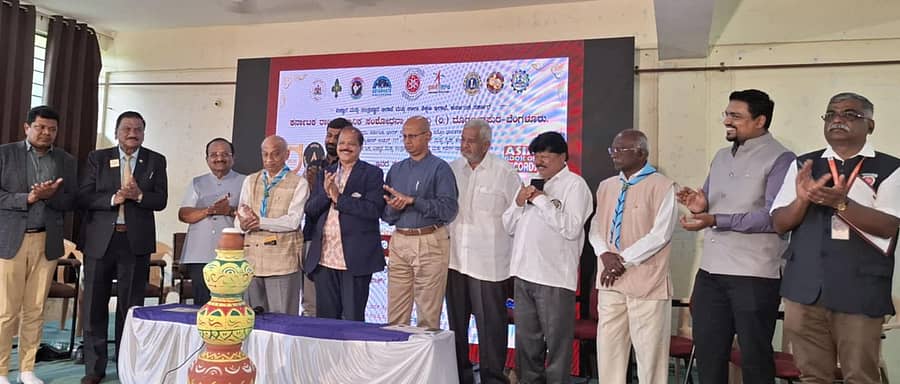 ದೊಡ್ಡಬಳ್ಳಾಪುರದ ಬೆಸೆಂಟ್ ಪಾರ್ಕ್‌ನಲ್ಲಿ ಬುಧವಾರ ಆರಂಭವಾದ ರಾಜ್ಯಮಟ್ಟದ ಟೆಲಿಸ್ಕೋಪ್ ತರಬೇತಿ ಶಿಬಿರವನ್ನು ಇಸ್ರೊ ಮಾಜಿ ಅಧ್ಯಕ್ಷ ಡಾ.ಎ.ಎಸ್‌.ಕಿರಣ್ ಕುಮಾರ್ ಉದ್ಘಾಟಿಸಿದರು