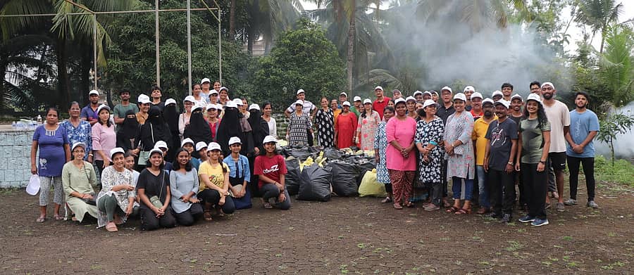 ತೊಟ್ಟಂ ಪರಿಸರದಲ್ಲಿ ಸ್ವಚ್ಛತಾ ಅಭಿಯಾನ ನಡೆಯಿತು