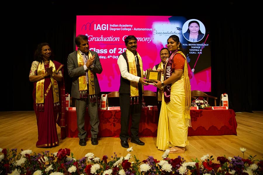 ಇಂಡಿಯನ್ ಅಕಾಡೆಮಿ ಪದವಿ ಕಾಲೇಜು ಸ್ವಾಯತ್ತ ವಿದ್ಯಾಸಂಸ್ಥೆಯ 8ನೇ ವರ್ಷದ ಪದವಿ ಪ್ರದಾನ ಕಾರ್ಯಕ್ರಮ ಶನಿವಾರ ನಡೆಯಿತು