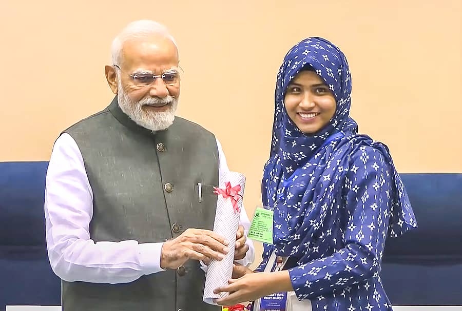<div class="paragraphs"><p>ಯುವಜನರ ಶಿಕ್ಷಣ ಮತ್ತು ಕೌಶಲಕ್ಕೆ ಸಂಬಂಧಿಸಿದ ವಿವಿಧ ಯೋಜನೆಗಳಿಗೆ ಪ್ರಧಾನಿ ನರೇಂದ್ರ ಮೋದಿ ಅವರು ಶನಿವಾರ ಚಾಲನೆ ನೀಡಿದರು </p></div>