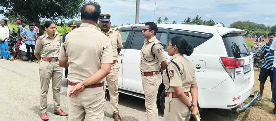 ಜಿಲ್ಲಾ ಪೊಲೀಸ್‌ ವರಿಷ್ಠಾಧಿಕಾರಿ ನಿಖಿಲ್‌ ಬಿ. ಸ್ಥಳಕ್ಕೆ ಭೇಟಿ ನೀಡಿ ಪರಿಶೀಲಿಸಿದರು