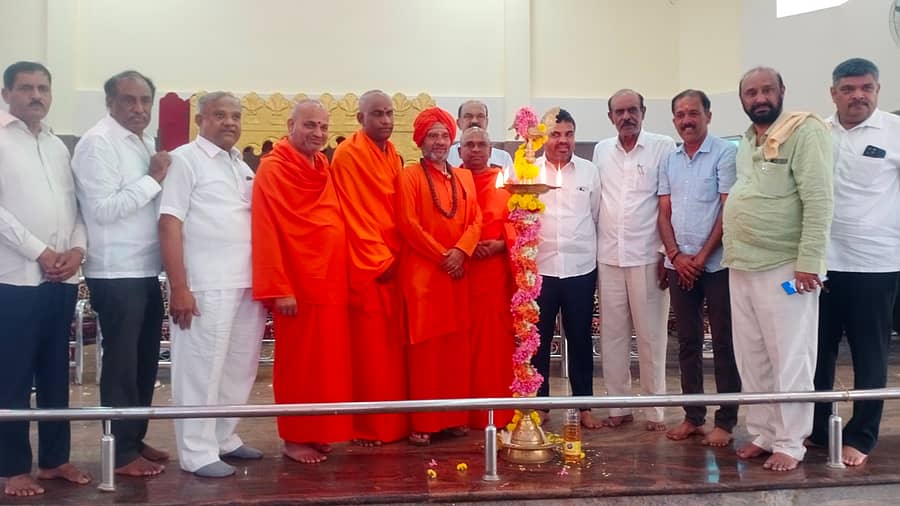 ಕುಣಿಗಲ್‌ನಲ್ಲಿ ಒಕ್ಕಲಿಗರ ಜಾಗೃತಿ ಸಭೆ ನಡೆಯಿತು