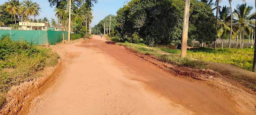 ಡಾಂಬರು ಕಾಣದ ಸೊಣ್ಣಹಳ್ಳಿಪುರ ಮತ್ತು ಕೆಂಪಾಪುರ ರಸ್ತೆ