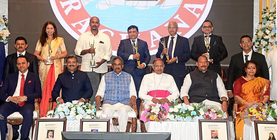 ಶೋಭಾ ಮೆಂಡೊನ್ಸ, ಗೋಡ್ವಿನ್ ರಾಡ್ರಿಗಸ್, ಆಸ್ಟಿನ್ ರೋಚ್, ಜೆ.ಆರ್ ಲೋಬೊ ಮತ್ತು ಪ್ರತಾಪ್ ಮೆಂಡೊನ್ಸ ಅವರಿಗೆ ‘ರಚನಾ’ ಪ್ರಶಸ್ತಿ ಪ್ರದಾನ ಮಾಡಲಾಯಿತು‌. ಜಾನ್ ಸುನಿಲ್, ಜಾನ್ ಬಿ.ಮೊಂತೆರೊ, ಕೆ.ಜೆ ಜಾರ್ಜ್‌, ಫಾದರ್ ಪೀಟರ್ ಪಾಲ್ ಸಲ್ದಾನ, ಐವನ್ ಡಿಸೋಜ ಮತ್ತು ಸಿಂಥಿಯಾ ಮೆನೇಜಸ್ ಪಾಲ್ಗೊಂಡಿದ್ದರು. ಪ್ರಜಾವಾಣಿ ಚಿತ್ರ