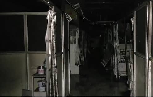 <div class="paragraphs"><p>ಬೆಂಕಿಯಿಂದಾಗಿ ಆಸ್ಪತ್ರೆ ಉಪಕರಣಗಳು ಸುಟ್ಟುಹೋಗಿವೆ</p></div>