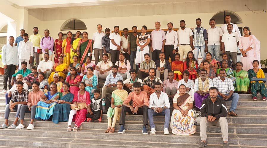 ಮೈಸೂರಿನ ರಾಜ್ಯ ಬುಡಕಟ್ಟು ಸಂಶೋಧನಾ ಸಂಸ್ಥೆಗೆ ಆದಿವಾಸಿ ಮುಖಂಡರು ಸೋಮವಾರ ಭೇಟಿ ನೀಡಿದರು