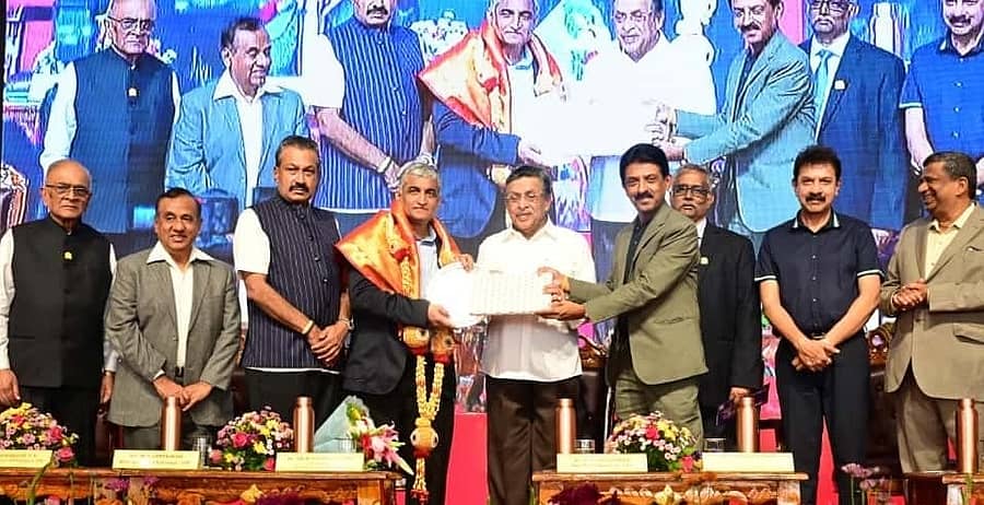 <div class="paragraphs"><p>ರಾಮಯ್ಯ ಇನ್‌ಸ್ಟಿಟ್ಯೂಟ್‌ ಆಫ್ ಟೆಕ್ನಾಲಜಿಯ 2025-26ನೇ ಸಾಲಿನ ಶೈಕ್ಷಣಿಕ ವರ್ಷದ ಮೊದಲ ವರ್ಷದ ಎಂಜಿನಿಯರಿಂಗ್ ವಿದ್ಯಾರ್ಥಿಗಳಿಗೆ ಸ್ವಾಗತ ಕಾರ್ಯಕ್ರಮ </p></div>